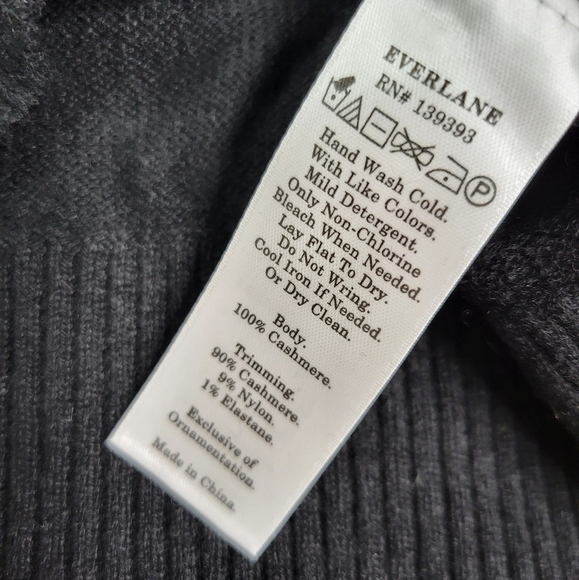 Everlane Black Cashmere V Neck Sweater sz S - Picture 4 of 5